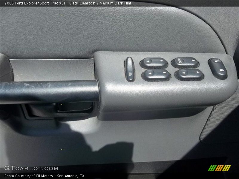 Black Clearcoat / Medium Dark Flint 2005 Ford Explorer Sport Trac XLT