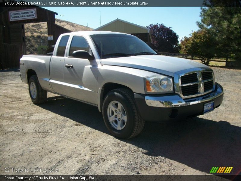 Bright Silver Metallic / Medium Slate Gray 2005 Dodge Dakota SLT Club Cab 4x4