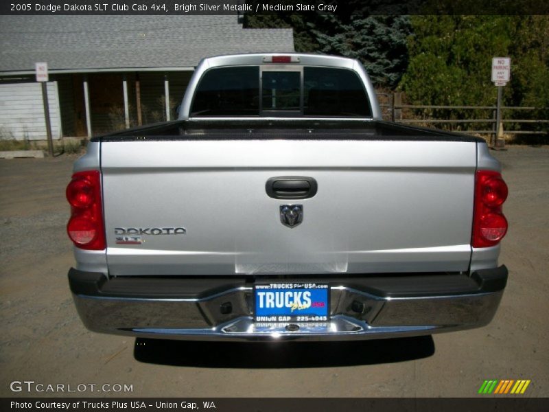Bright Silver Metallic / Medium Slate Gray 2005 Dodge Dakota SLT Club Cab 4x4