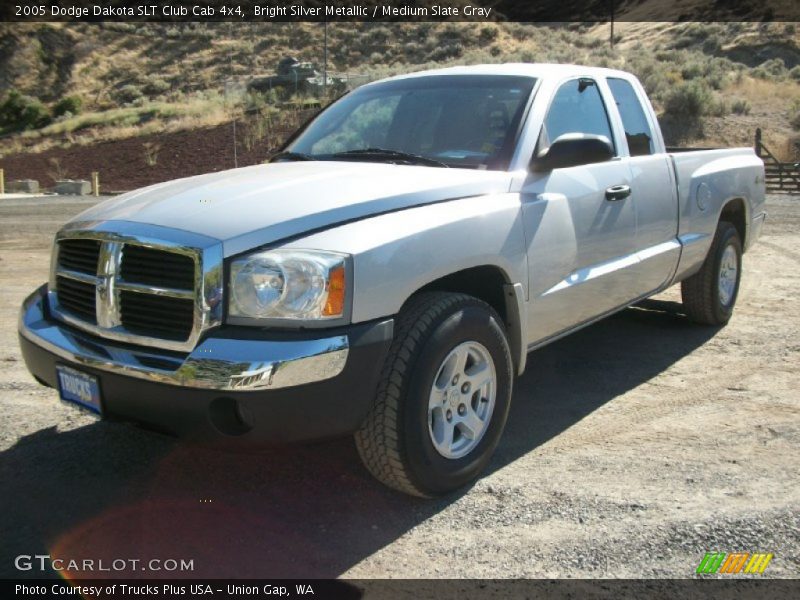 Bright Silver Metallic / Medium Slate Gray 2005 Dodge Dakota SLT Club Cab 4x4