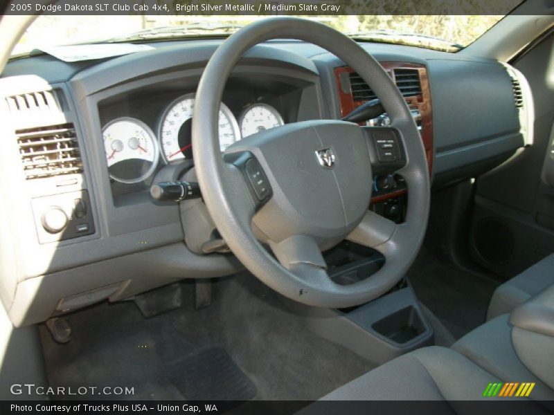 Bright Silver Metallic / Medium Slate Gray 2005 Dodge Dakota SLT Club Cab 4x4