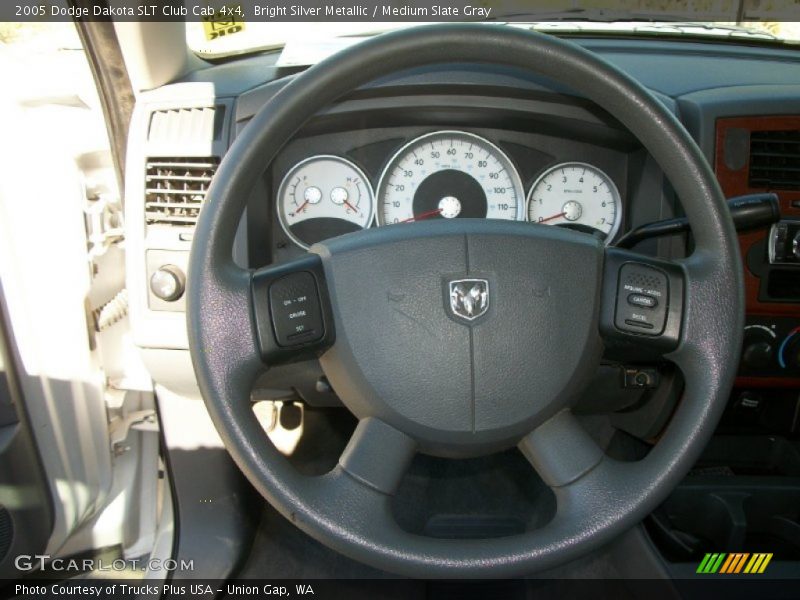 Bright Silver Metallic / Medium Slate Gray 2005 Dodge Dakota SLT Club Cab 4x4