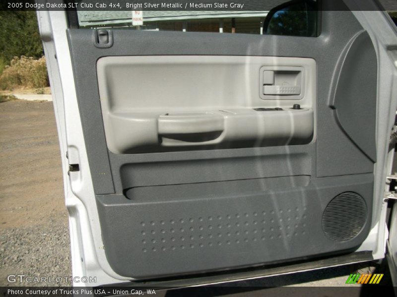 Bright Silver Metallic / Medium Slate Gray 2005 Dodge Dakota SLT Club Cab 4x4