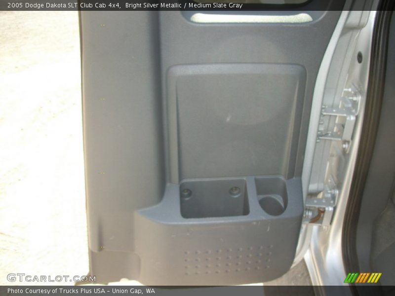 Bright Silver Metallic / Medium Slate Gray 2005 Dodge Dakota SLT Club Cab 4x4