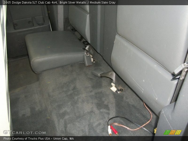 Bright Silver Metallic / Medium Slate Gray 2005 Dodge Dakota SLT Club Cab 4x4