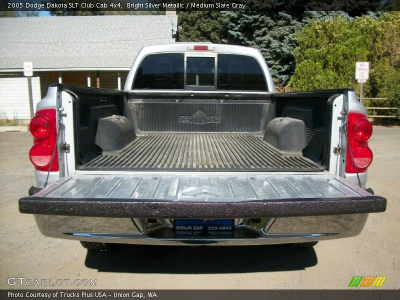 Bright Silver Metallic / Medium Slate Gray 2005 Dodge Dakota SLT Club Cab 4x4