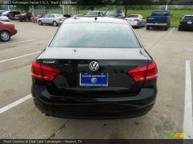 Black / Titan Black 2012 Volkswagen Passat 2.5L S