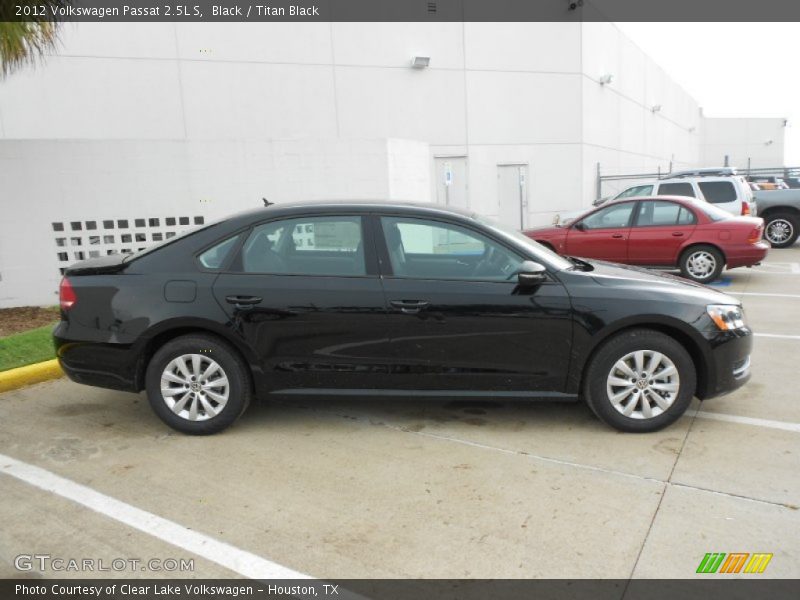 Black / Titan Black 2012 Volkswagen Passat 2.5L S