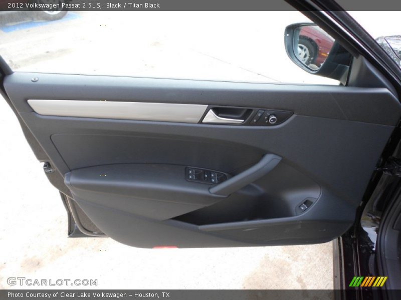 Black / Titan Black 2012 Volkswagen Passat 2.5L S