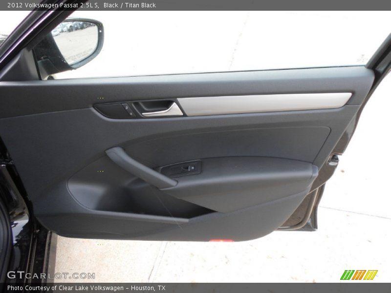 Black / Titan Black 2012 Volkswagen Passat 2.5L S