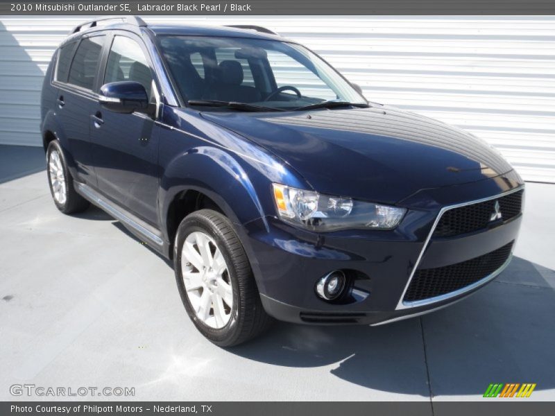 Labrador Black Pearl / Black 2010 Mitsubishi Outlander SE