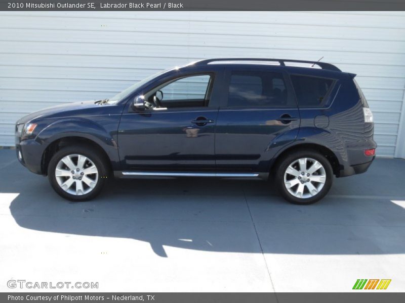 Labrador Black Pearl / Black 2010 Mitsubishi Outlander SE