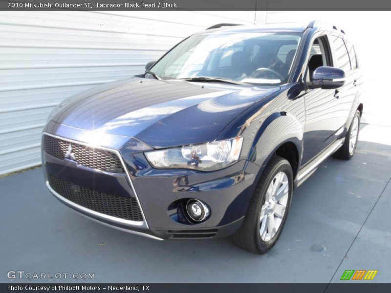 Labrador Black Pearl / Black 2010 Mitsubishi Outlander SE