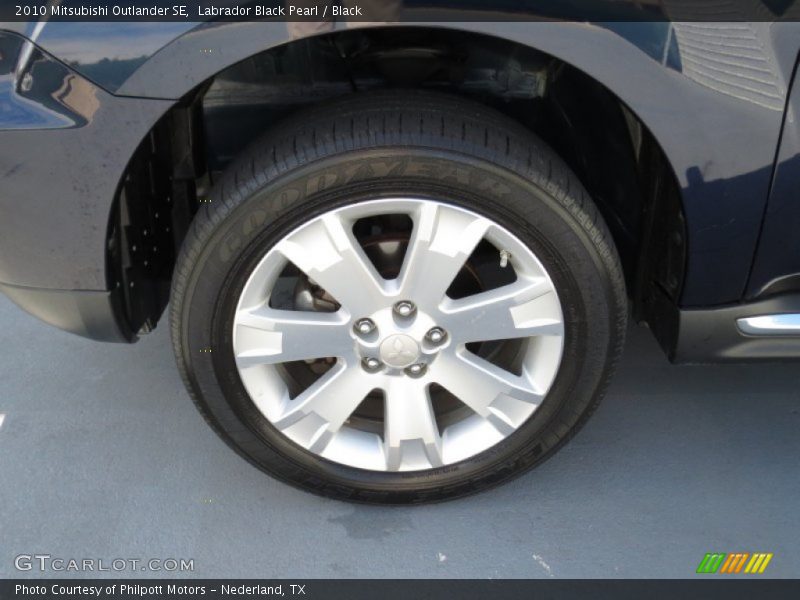 Labrador Black Pearl / Black 2010 Mitsubishi Outlander SE