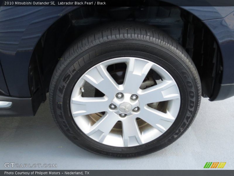 Labrador Black Pearl / Black 2010 Mitsubishi Outlander SE