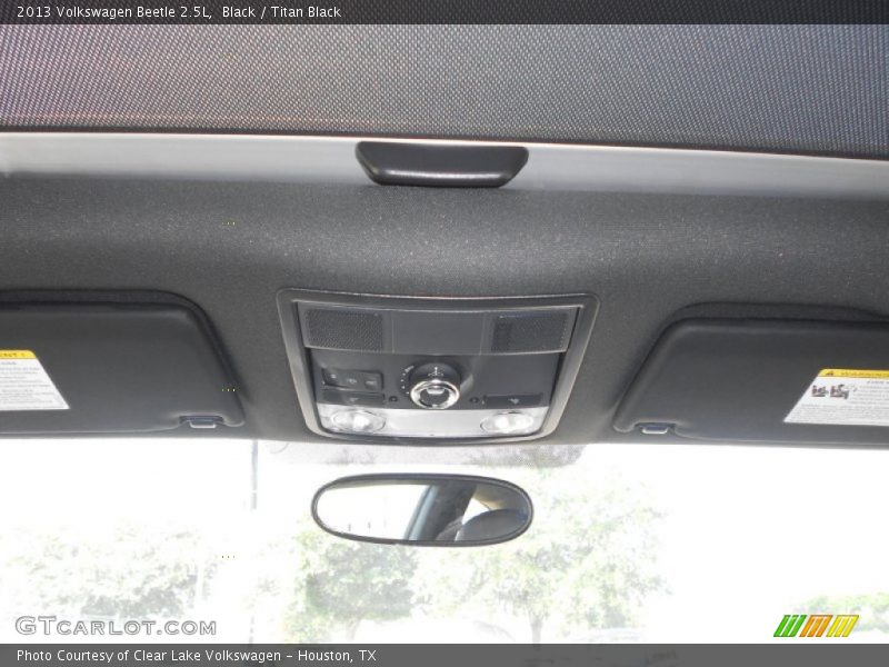 Black / Titan Black 2013 Volkswagen Beetle 2.5L