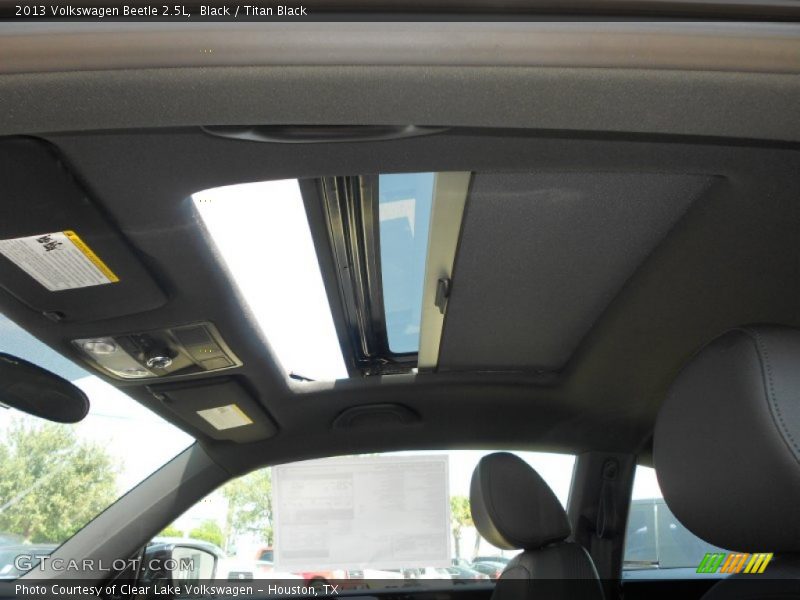 Black / Titan Black 2013 Volkswagen Beetle 2.5L