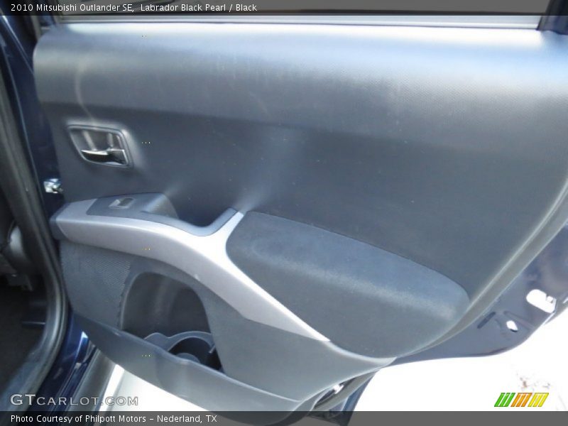 Labrador Black Pearl / Black 2010 Mitsubishi Outlander SE