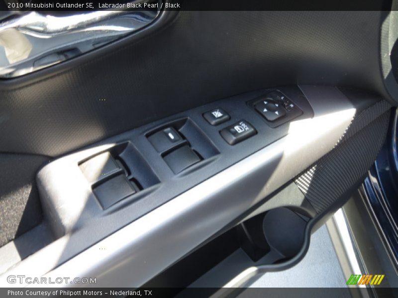 Labrador Black Pearl / Black 2010 Mitsubishi Outlander SE