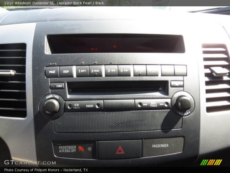 Labrador Black Pearl / Black 2010 Mitsubishi Outlander SE
