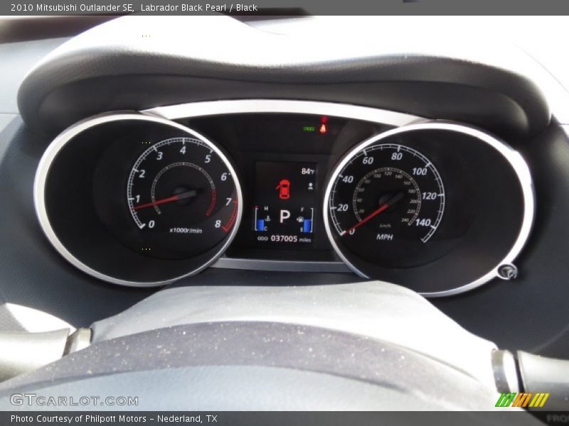 Labrador Black Pearl / Black 2010 Mitsubishi Outlander SE