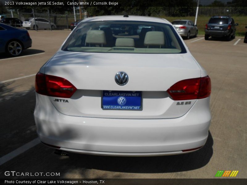Candy White / Cornsilk Beige 2013 Volkswagen Jetta SE Sedan