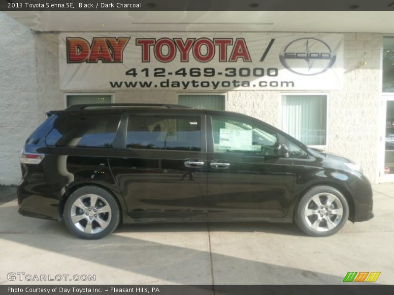 Black / Dark Charcoal 2013 Toyota Sienna SE