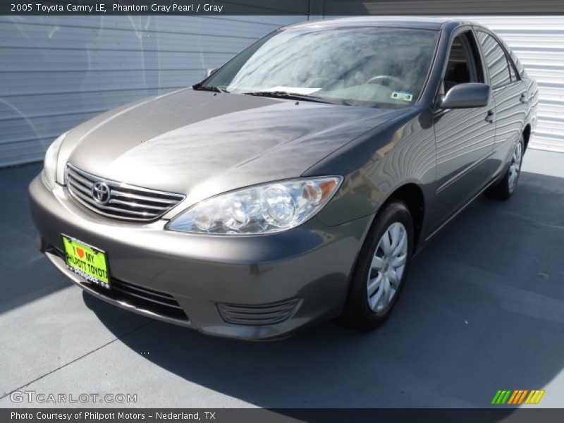 Phantom Gray Pearl / Gray 2005 Toyota Camry LE