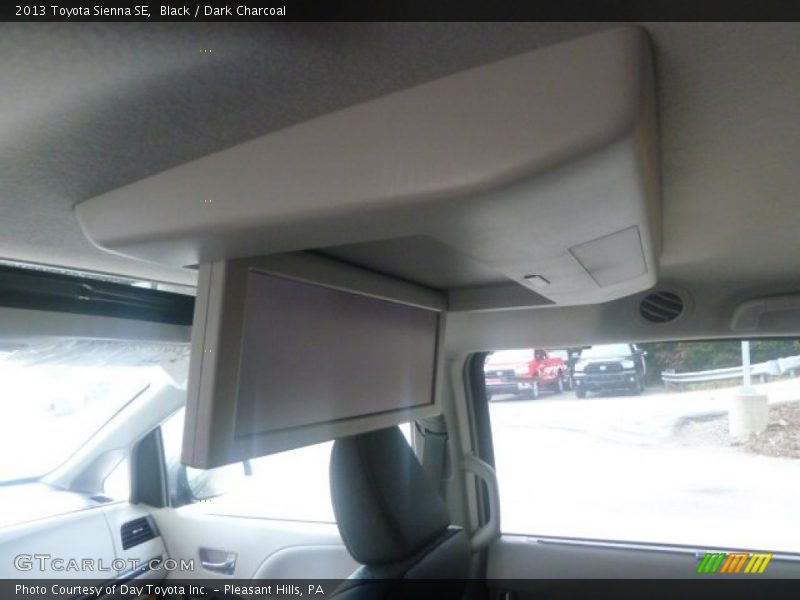 Black / Dark Charcoal 2013 Toyota Sienna SE
