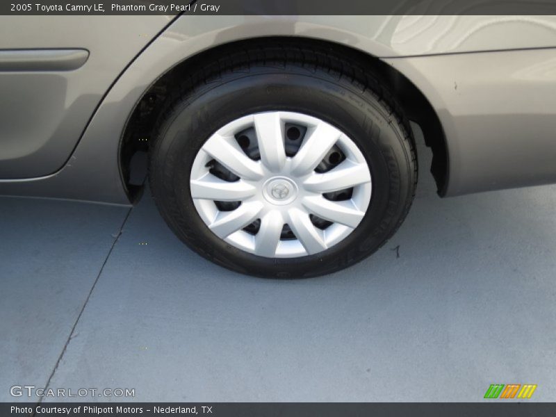 Phantom Gray Pearl / Gray 2005 Toyota Camry LE