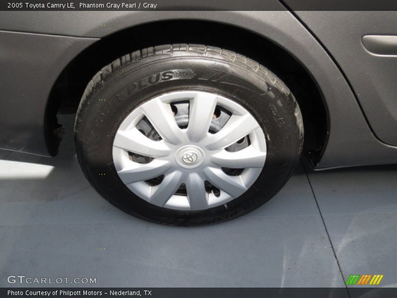Phantom Gray Pearl / Gray 2005 Toyota Camry LE