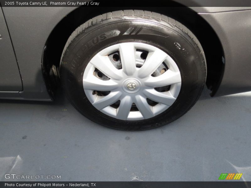 Phantom Gray Pearl / Gray 2005 Toyota Camry LE