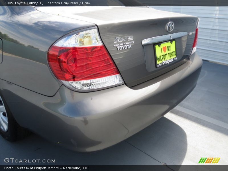 Phantom Gray Pearl / Gray 2005 Toyota Camry LE