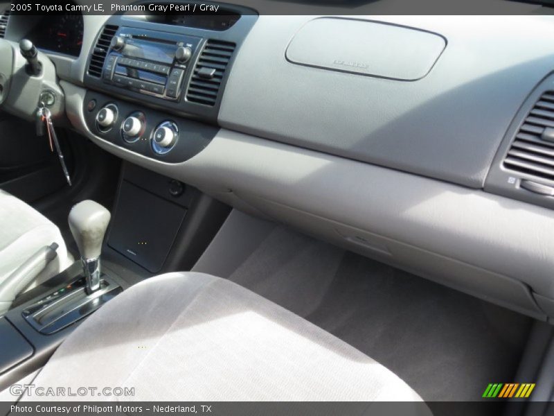 Phantom Gray Pearl / Gray 2005 Toyota Camry LE