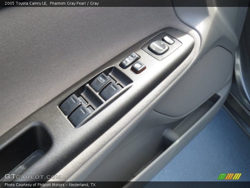 Phantom Gray Pearl / Gray 2005 Toyota Camry LE