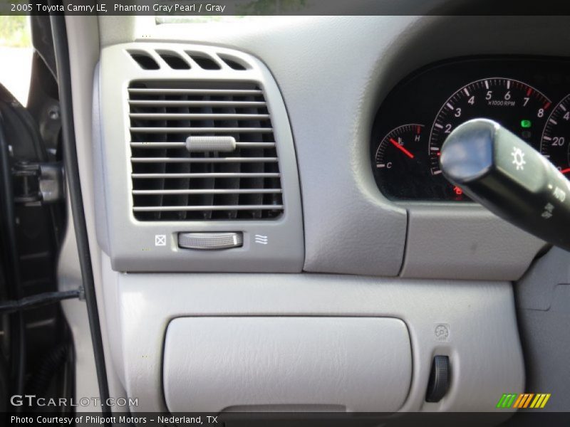 Phantom Gray Pearl / Gray 2005 Toyota Camry LE