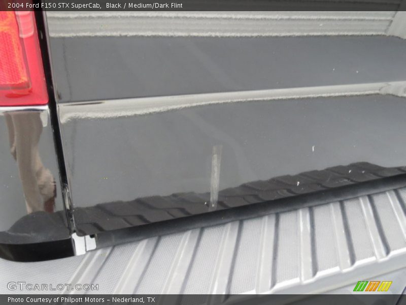 Black / Medium/Dark Flint 2004 Ford F150 STX SuperCab