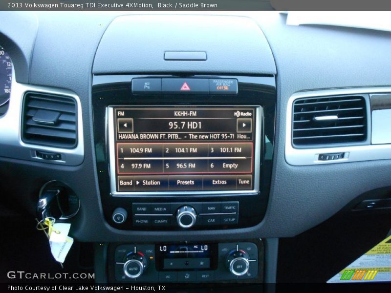 Controls of 2013 Touareg TDI Executive 4XMotion