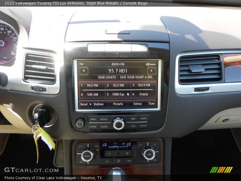 Night Blue Metallic / Cornsilk Beige 2013 Volkswagen Touareg TDI Lux 4XMotion