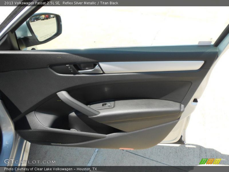 Reflex Silver Metallic / Titan Black 2013 Volkswagen Passat 2.5L SE