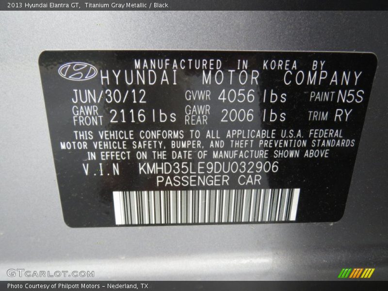 Titanium Gray Metallic / Black 2013 Hyundai Elantra GT