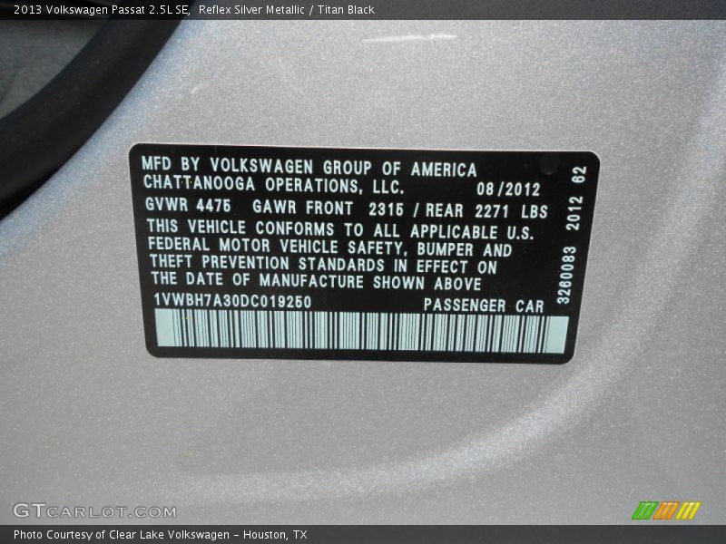 Reflex Silver Metallic / Titan Black 2013 Volkswagen Passat 2.5L SE