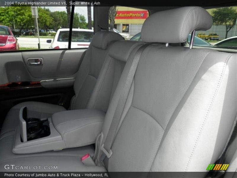 Super White / Ash 2004 Toyota Highlander Limited V6