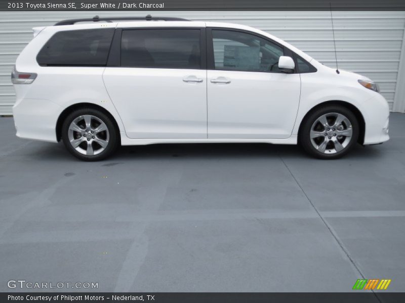 Super White / Dark Charcoal 2013 Toyota Sienna SE