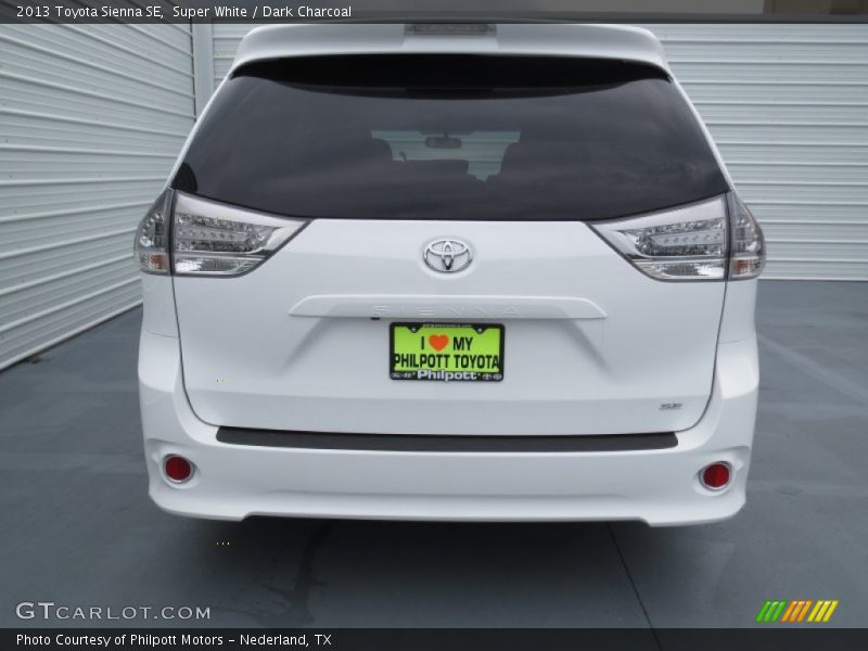 Super White / Dark Charcoal 2013 Toyota Sienna SE