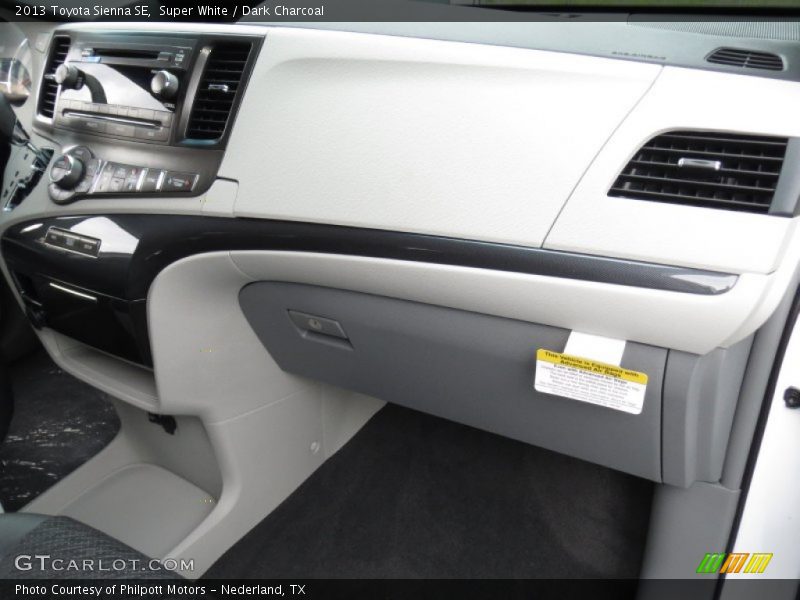 Super White / Dark Charcoal 2013 Toyota Sienna SE