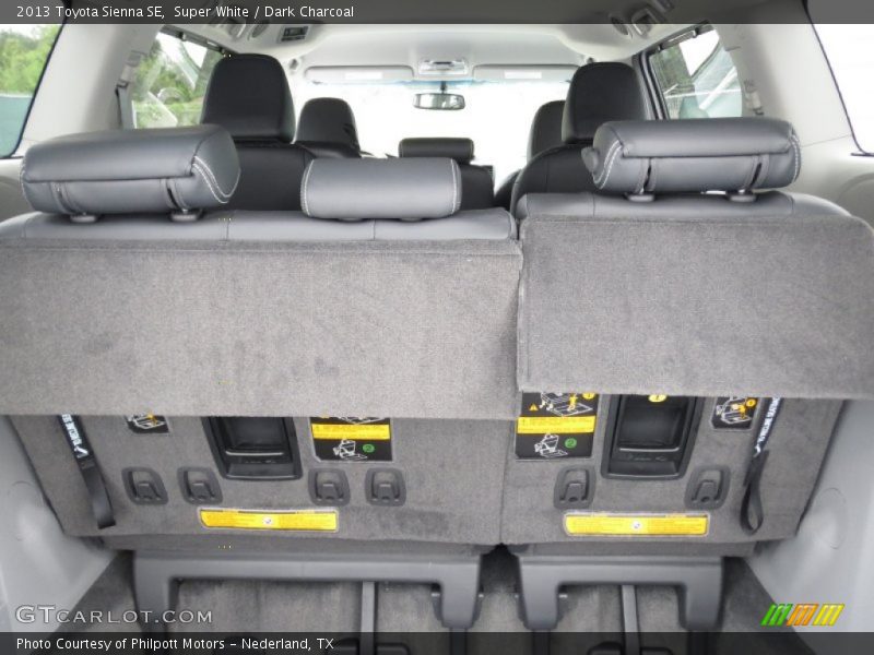 Super White / Dark Charcoal 2013 Toyota Sienna SE