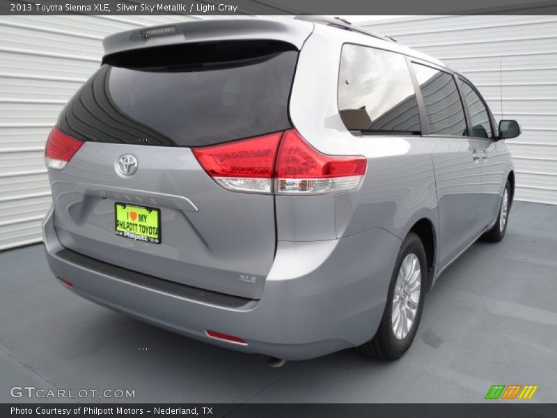 Silver Sky Metallic / Light Gray 2013 Toyota Sienna XLE