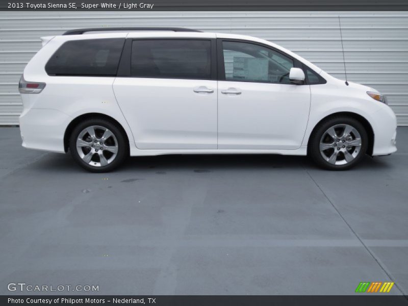 Super White / Light Gray 2013 Toyota Sienna SE