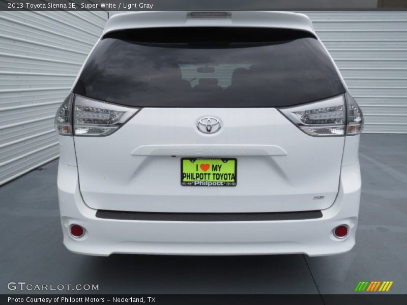 Super White / Light Gray 2013 Toyota Sienna SE